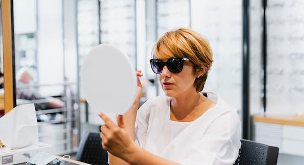 Na co warto zwrócić uwagę przy zakupie okularów przeciwsłonecznych?